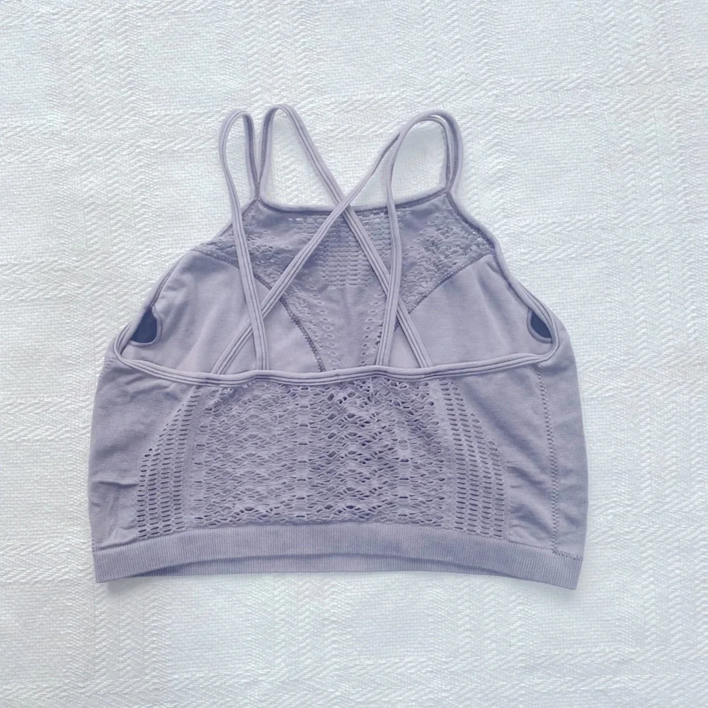 💜 Cutout Crop Top - Picture 2 of 4